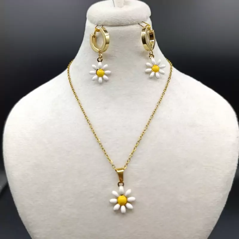 نیم ست گردنبند و گوشوار گل بابونه استیل رنگ ثابت و ضد حساسیت (پس کرایه)