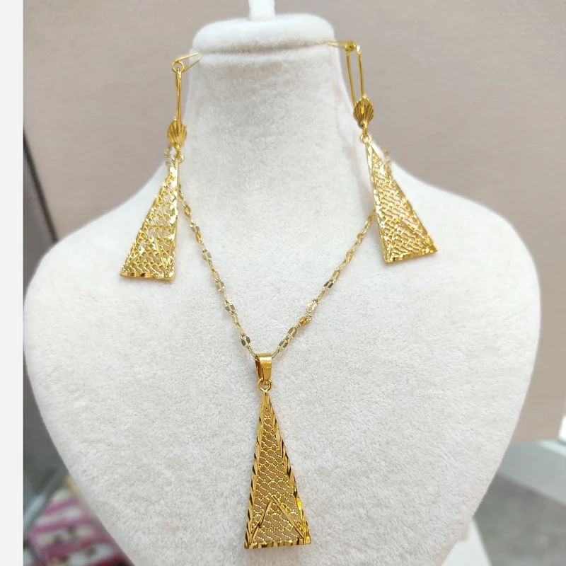 نیم ست طرح طلای ملیله (پس کرایه)