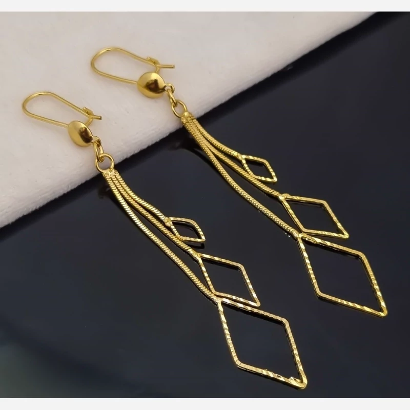 گوشواره طرح طلا سبک رنگ ثابت و ضد حساسیت