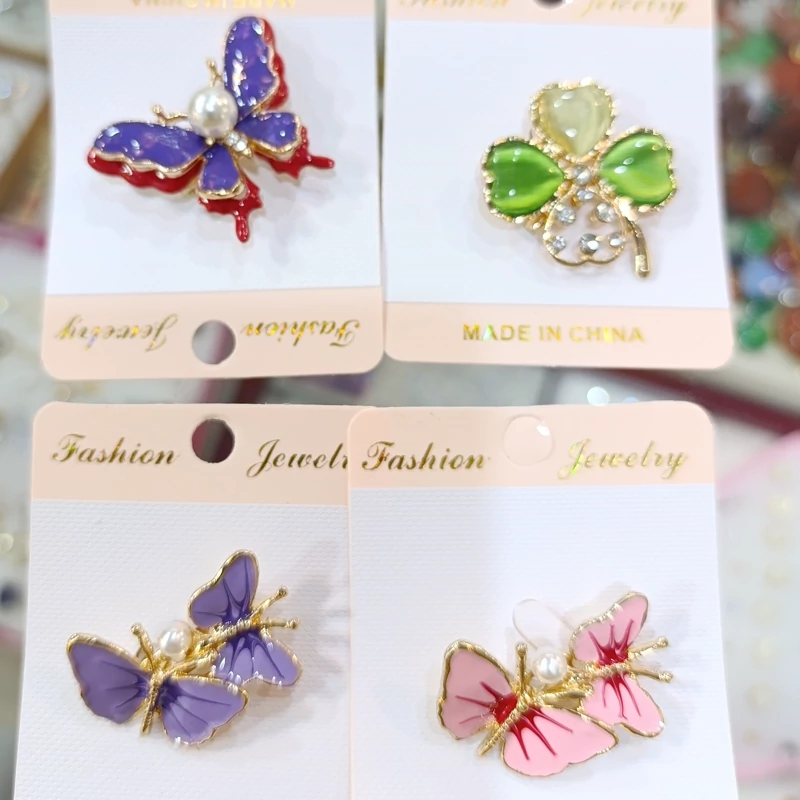 گل سینه پروانه ای و گل (پس کرایه)