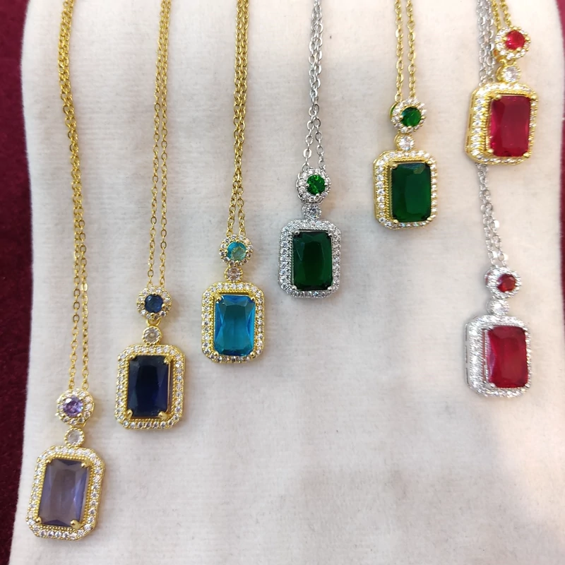 گردن آویز های طرح طلا ( پس کرایه)