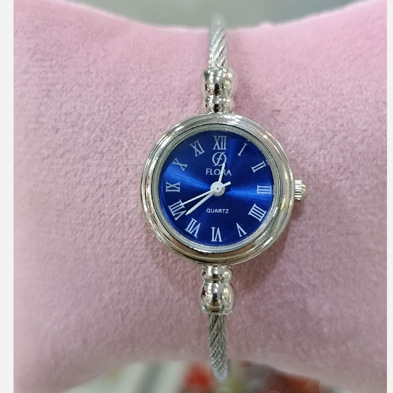 ساعت بنگلی موتور ژاپنی از برند Flora