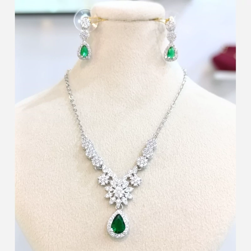 نیم ست جواهری اشکی سبز(ارسال رایگان