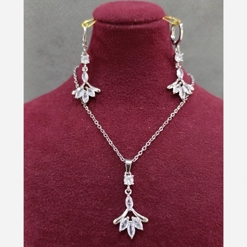 نیم ست گل جواهری مناسب هدیه (پس کرایه)