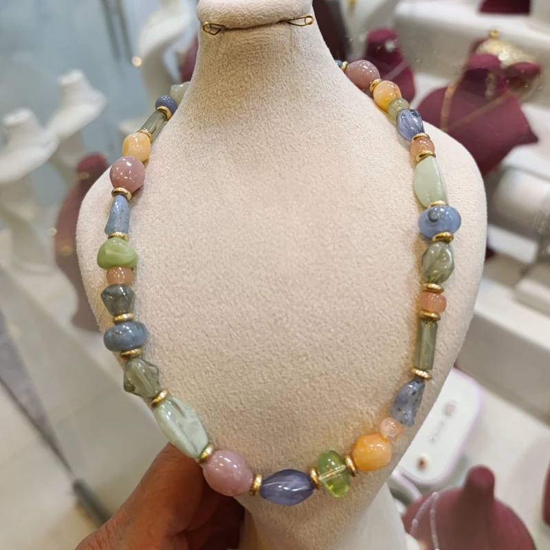 گردنبند هارمونی رنگها با جلوه ای خاص(پس کرایه)