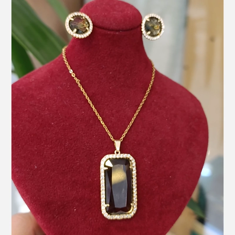 نیم ست جواهری سبز زبرجدی (پس کرایه)