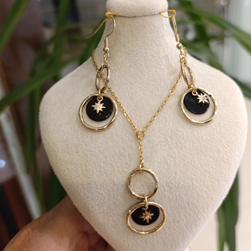 نیم ست آویز دار طرح طلا (پس کرایه)