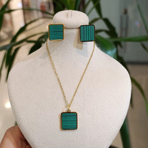 نیم ست طلایی نگین مربع طرح مالاکیت(پس کرایه)