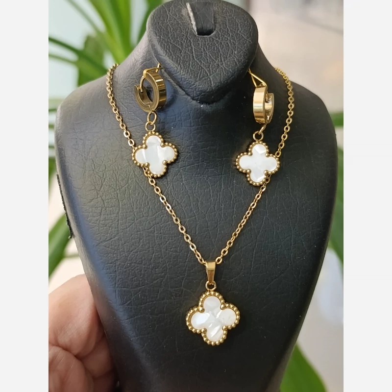 نیم ست ونکلیف سفید(پس کرایه)