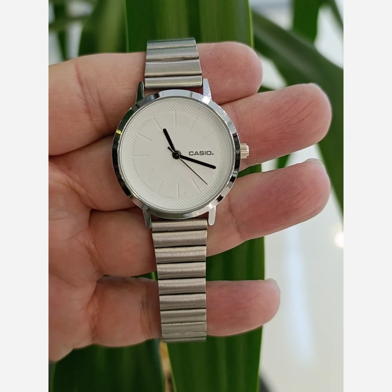 ساعت مچی زنانه برند Casio صفحه سفید (پس کرایه)