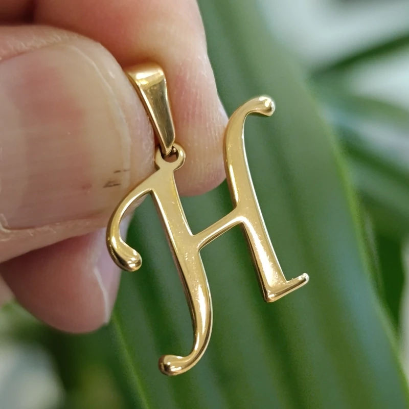 گردنبند طرح طلا حروف انگلیسی حرف H (پس کرایه)