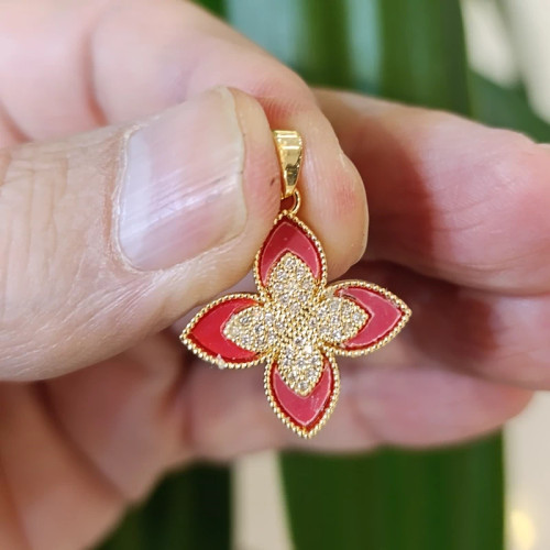 گردن آویز روبرتو کوین طرح طلا کد 2 (پس کرایه)