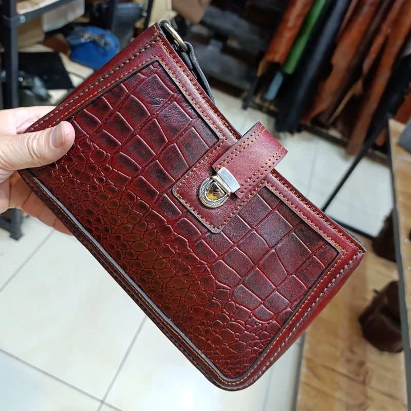 کیف چرم مجلسی زنانه زرشکی پوست ماری