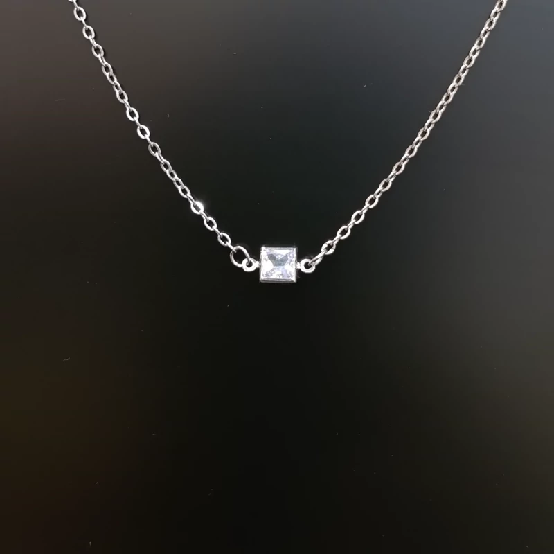 گردنبند نقره ای مینیمال طرح طلا