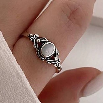 انگشتر نقره زنانه عیار 925 با نگین سنگ ماه