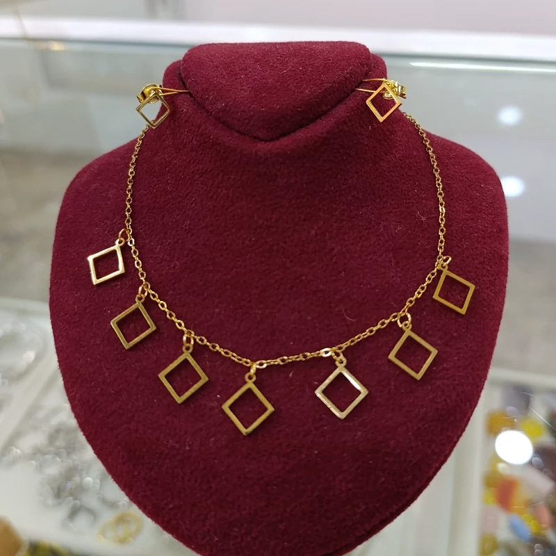 نیم ست مینیمال لوزی طرح طلا استیل رنگ ثابت و ضد حساسیت (پس کرایه)