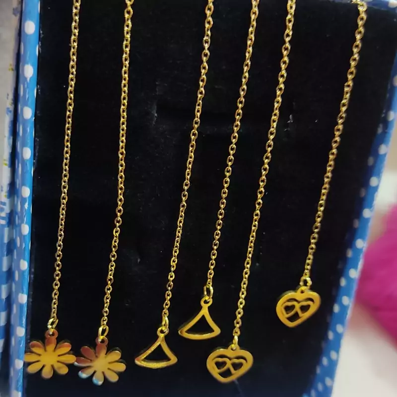 گوشواره بخیه طلایی (پس کرایه)