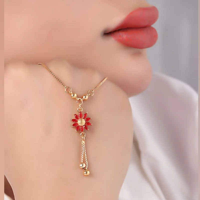 گردن آویز   گل سرخ با ترکیب ر رنگ طلایی و سرخ بسیار شیک مناسب دختر خانمها و خانم های شیک پوش  ضد حساسیت و رنگ ثابت